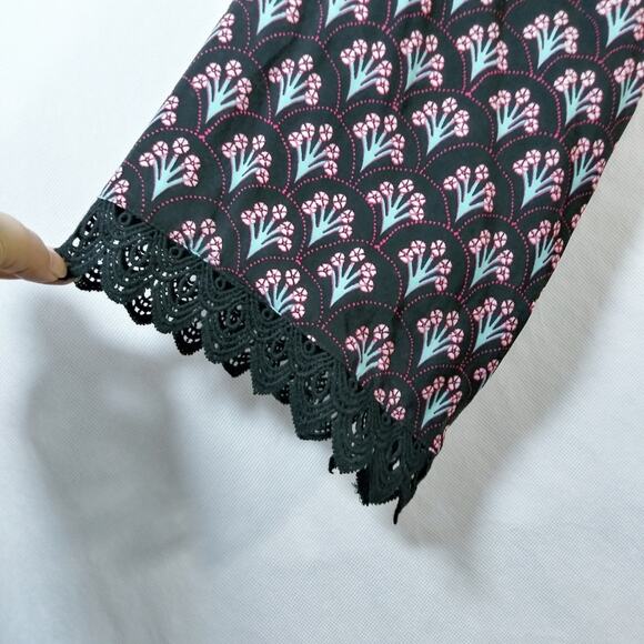 Express Black Floral Blouse Button Front Size Small - Picture 4 of 8